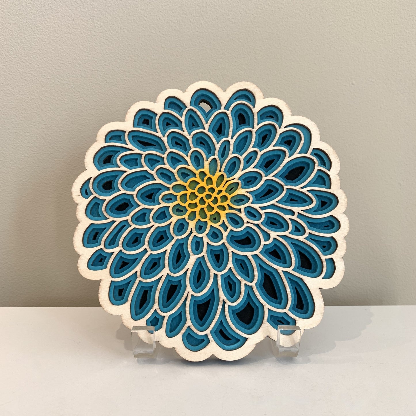Baltic By Design Wood Trivet (Blue Dahlia)