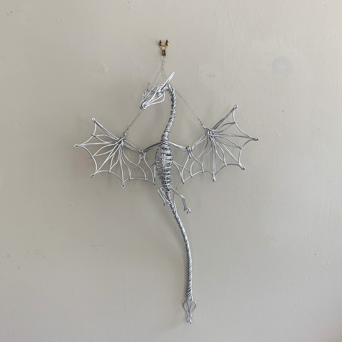 Drawn Metal Simple Wire Dragon (Silver)