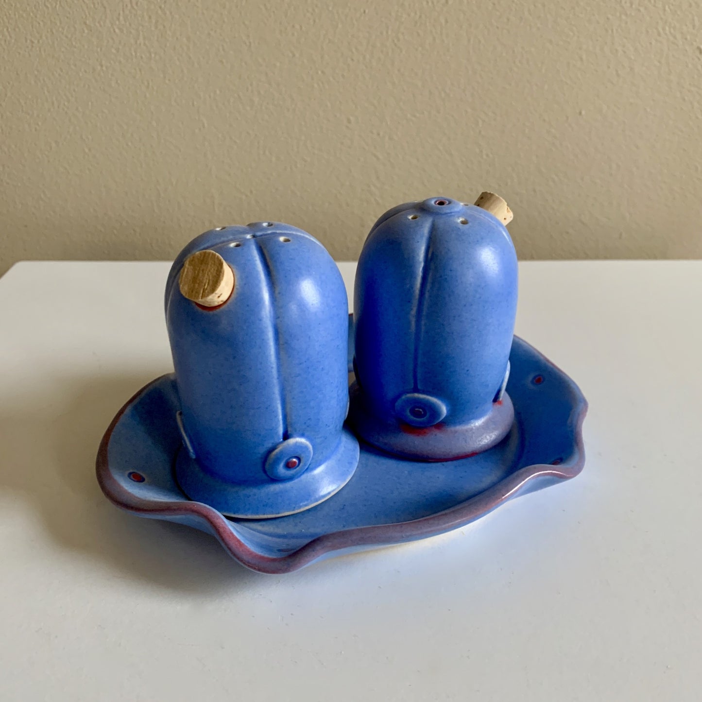 Rebecca Lowery Pottery Salt & Pepper Set w/ Tray Blue