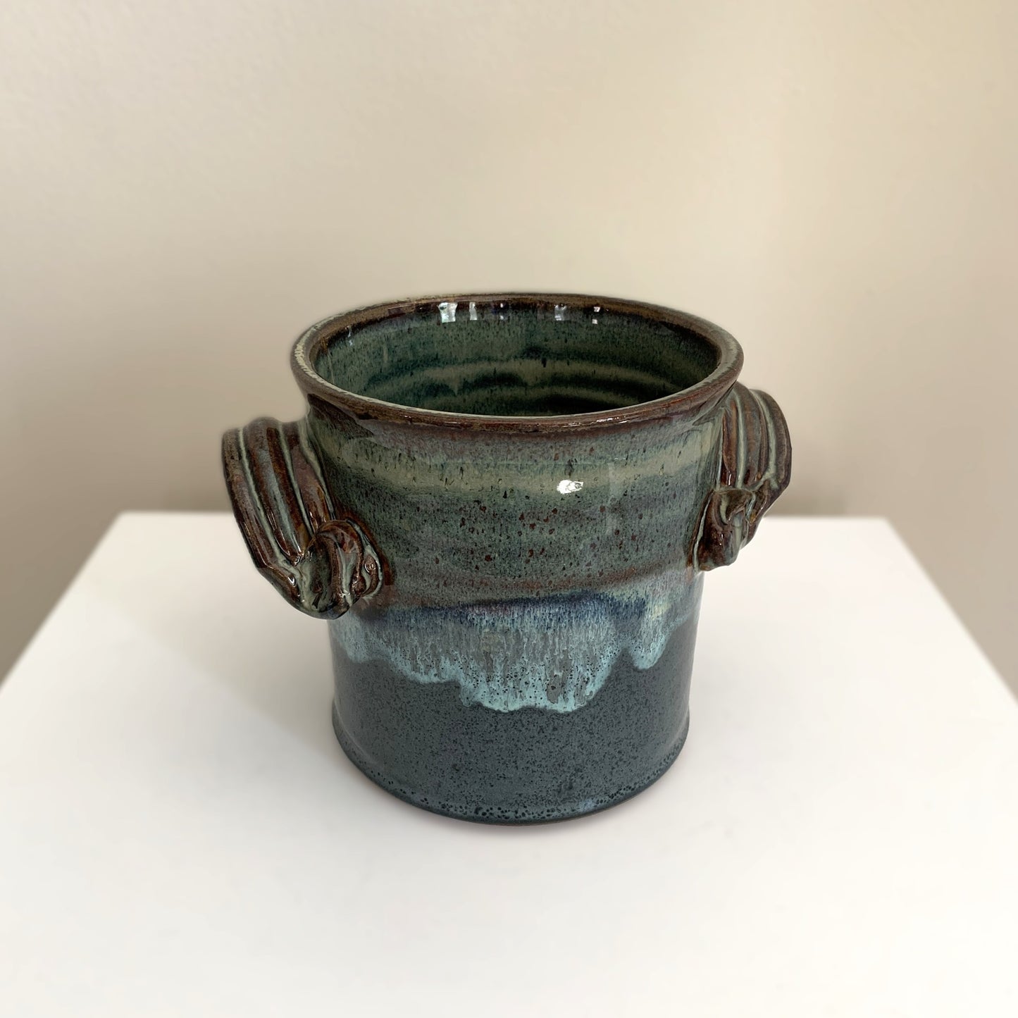 Salvaterra Pottery Utensil Holder Waterfall