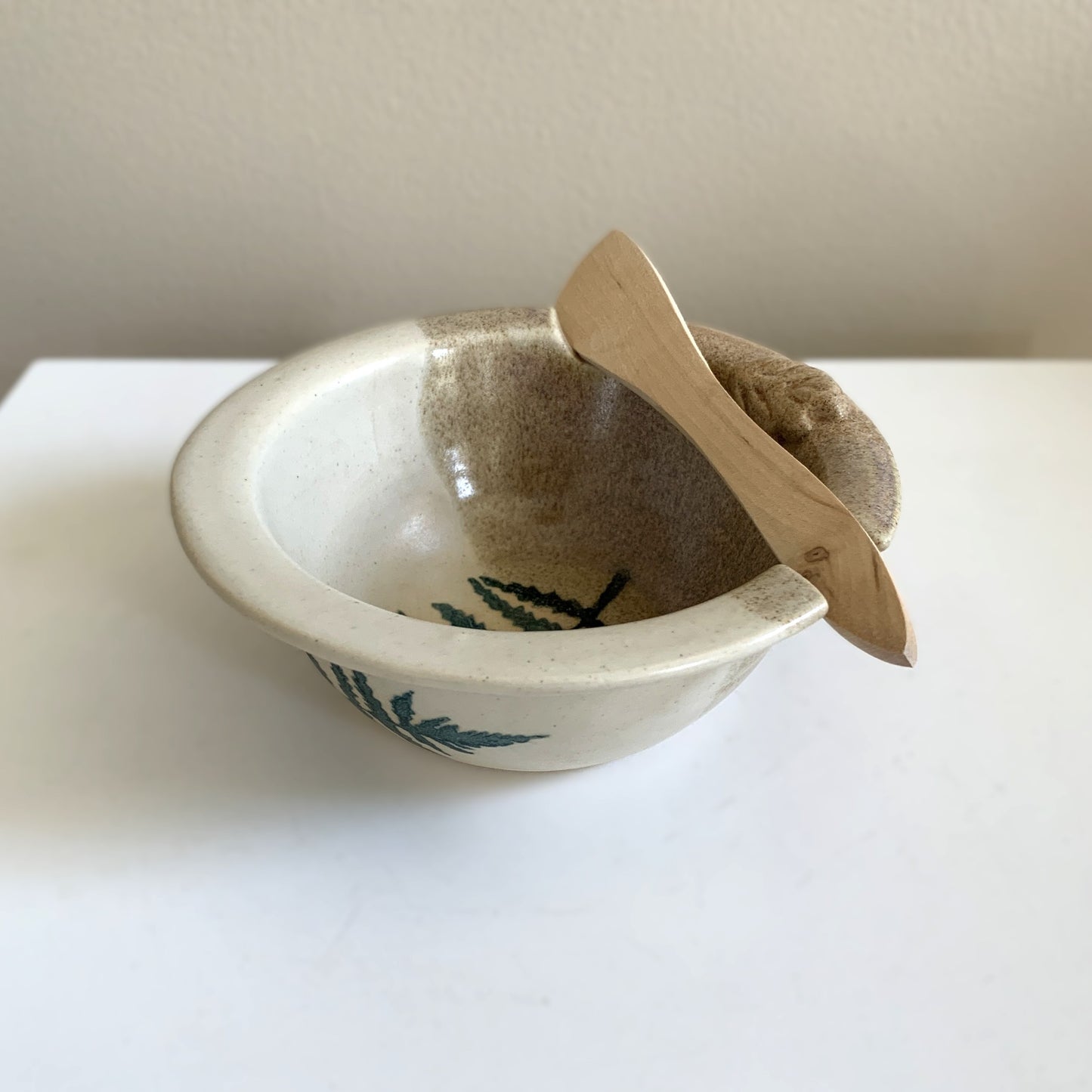 Stegall's Stoneware Spread Bowl w/ Knife Fern