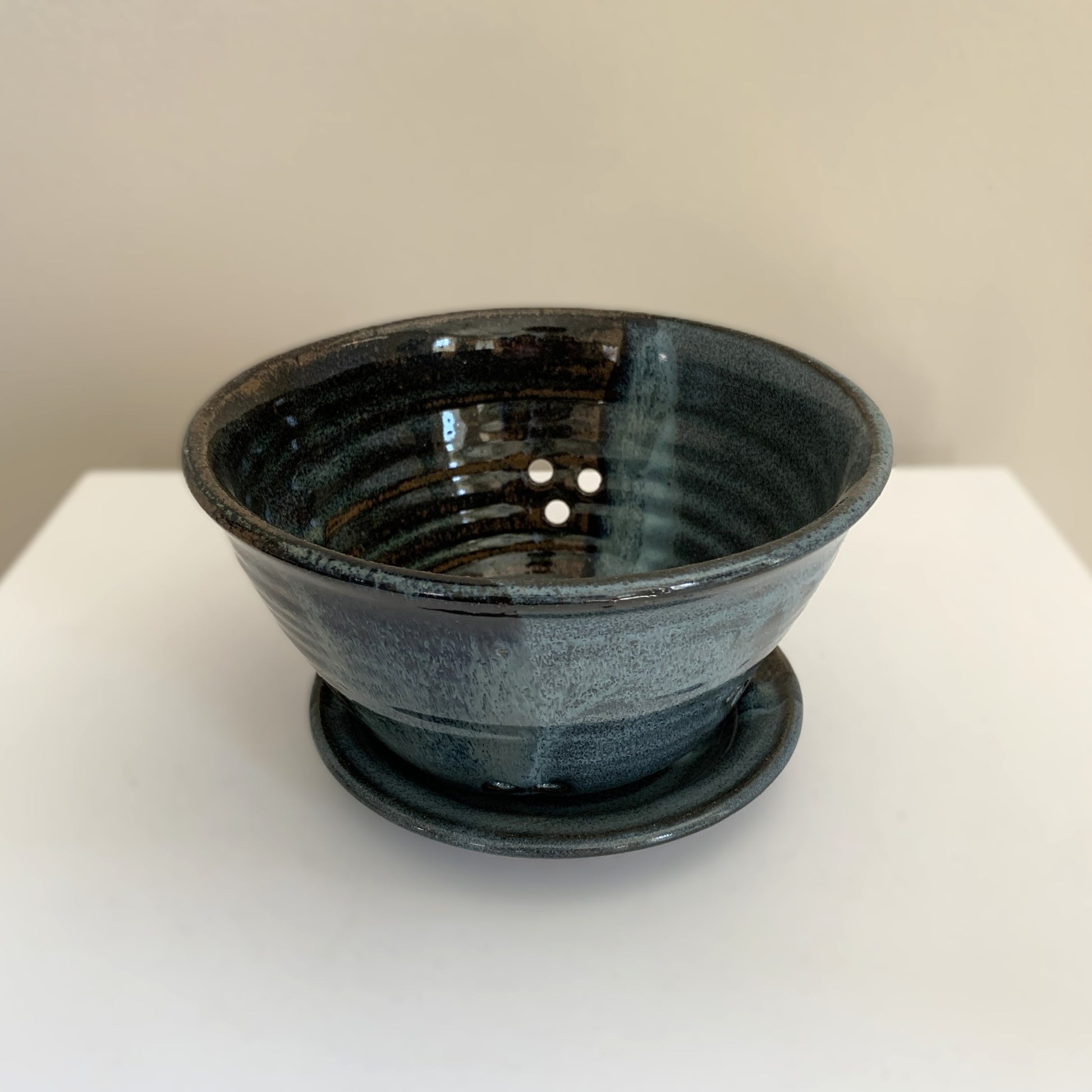 Salvaterra Pottery Berry Bowl w/ Saucer Waterfall